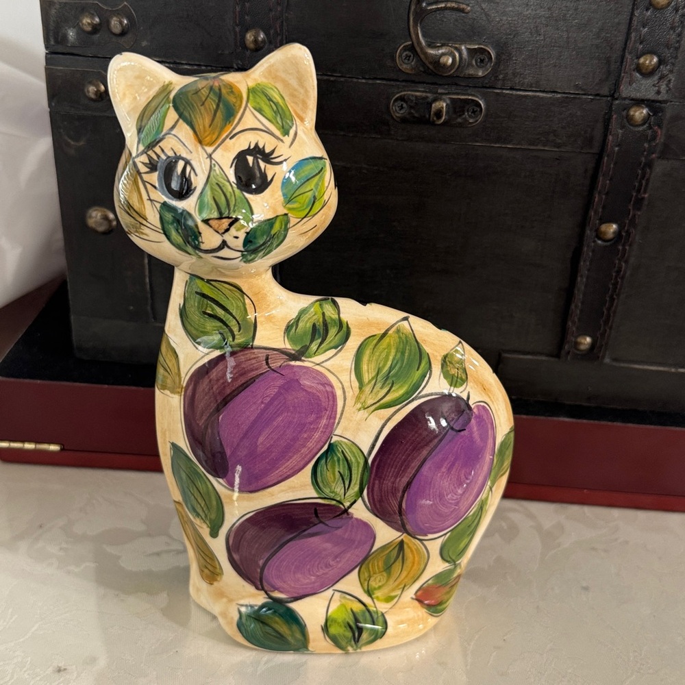 TUROV Art Ceramics Cat 9” Figurine Hand Painted Fruit Plum Signed - Picture 1 of 6